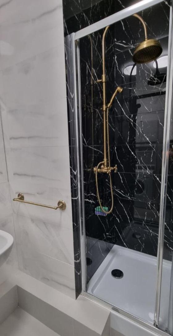 Апартаменти Поруч З М. Палац Україна Kiev Ngoại thất bức ảnh